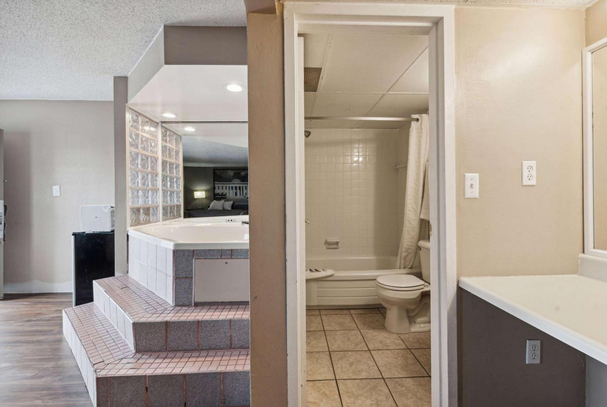 Super 8 By Wyndham Millbury/Toledo Exterior foto