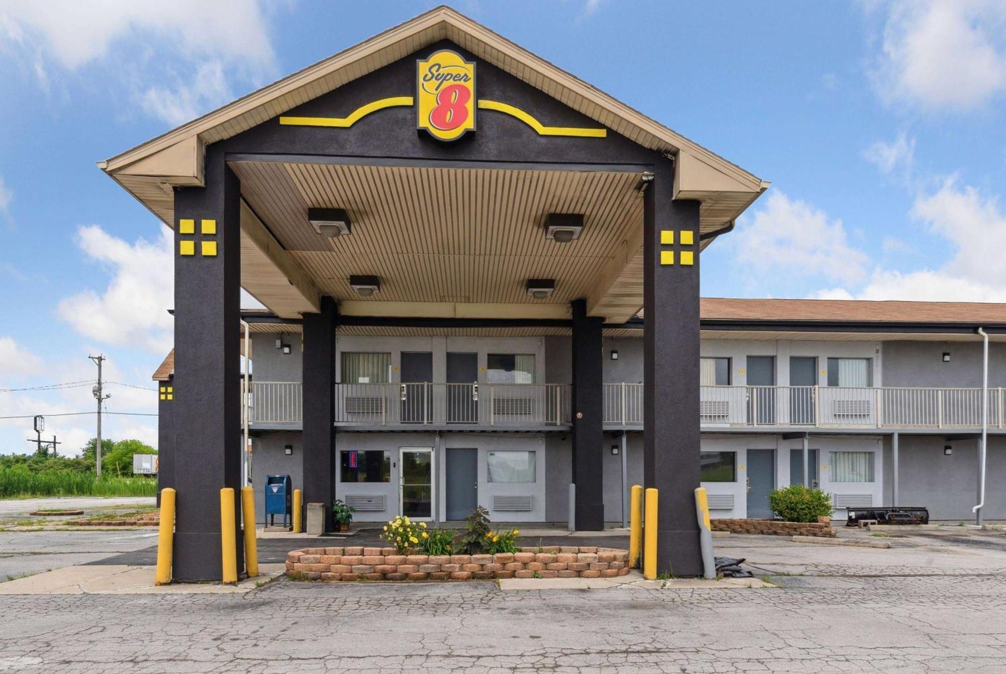 Super 8 By Wyndham Millbury/Toledo Exterior foto