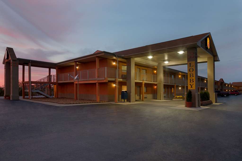Super 8 By Wyndham Millbury/Toledo Exterior foto