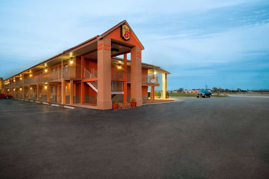 Super 8 By Wyndham Millbury/Toledo Exterior foto